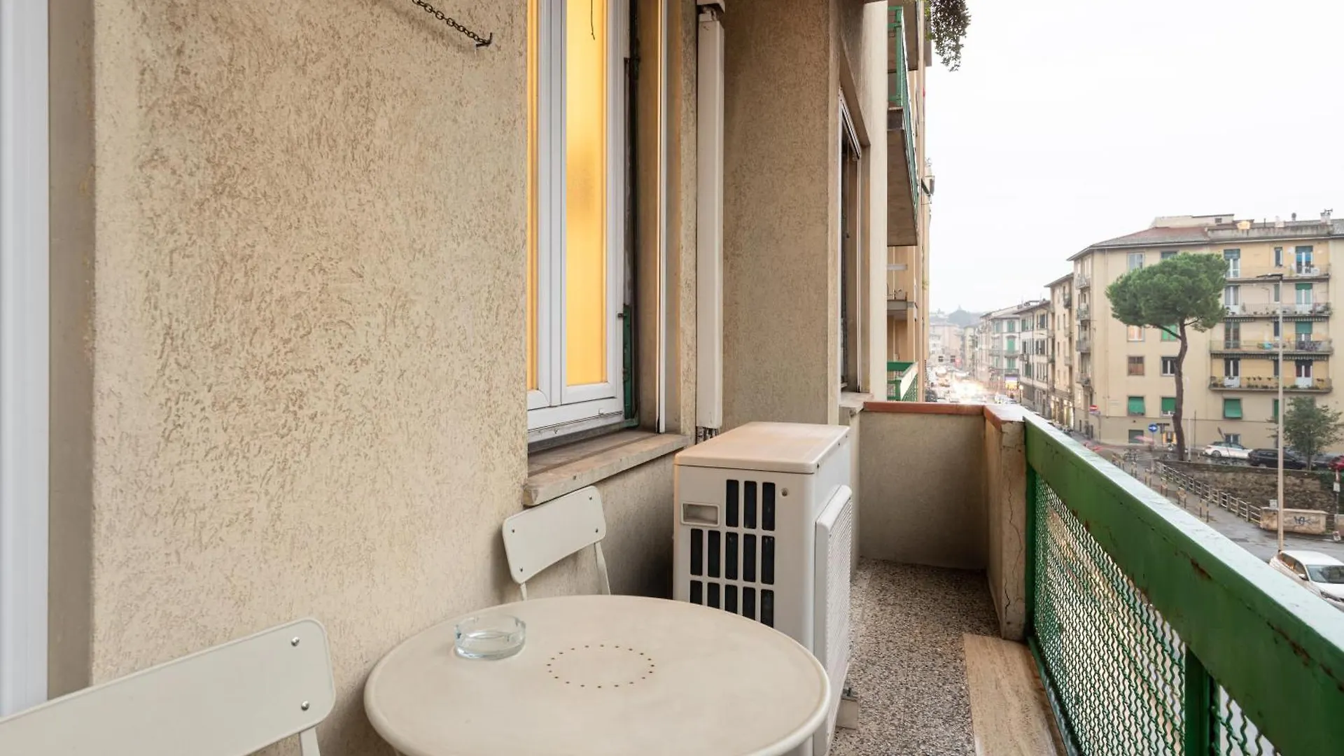 Comfortable Apartment 10 Minutes From City Center فلورنس