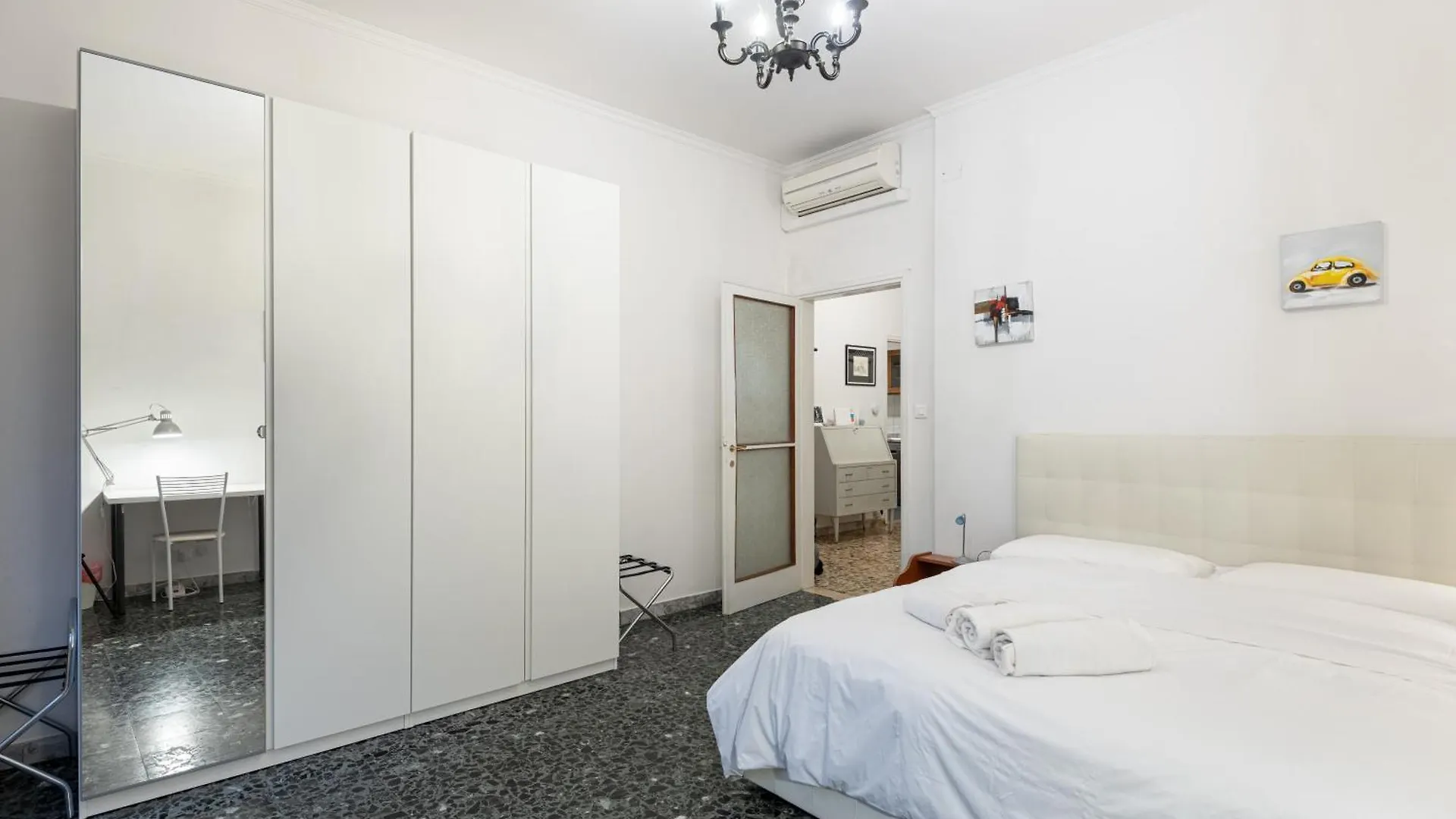 Comfortable Apartment 10 Minutes From City Center فلورنس